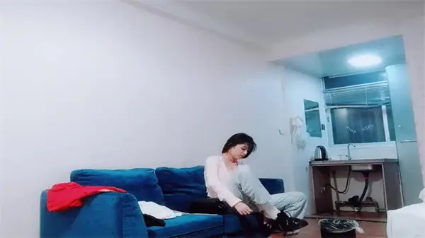 火辣！探花郎重金约炮极品女神，温柔口交舔弄大肉棒，激烈抽插停不下来！