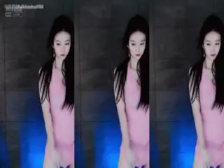 【虎牙美女主播】【crystal桃莉】大尺度私拍定制视频 劲歌热舞骚气 抖胸摇臀极度很是诱惑 )