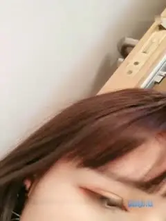高颜值短发萌妹子【KIKI】跳蛋自慰喷水，无毛粉穴塞入震动呻吟娇喘非常诱人，很是诱惑喜欢不要错过