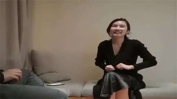 【小宝寻花】高端外围新人下海偷拍实录 宾馆激战高冷女神娇喘破处流出