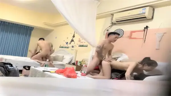 极品换妻狂欢：99年美甲师与两男三女淫乱群交盛宴