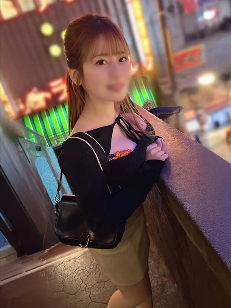 FC2-PPV-4789125 【超级火辣，最强悍的已婚女性】一位29岁、30多岁的妻子，拥有柔软光滑的肌肤，拥抱起来感觉棒极了。Maina