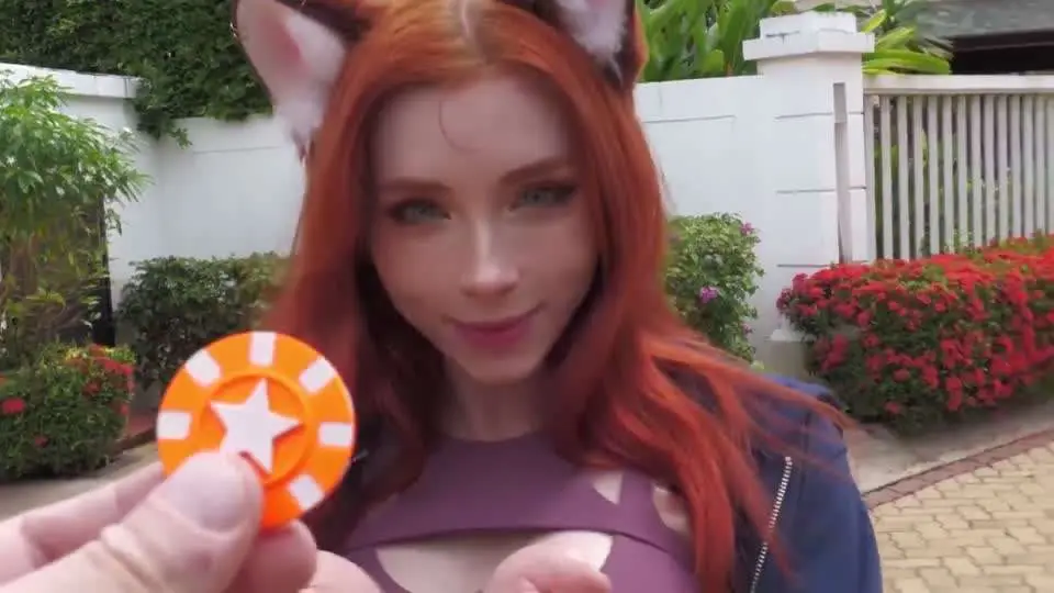 网红福利姬毛子美女Cosplay【Sweetie_Fox 】甜美小狐狸户外公开挑逗脱光，只剩比基尼！#白虎#骚逼#性交