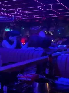 野战精选颜值小妹合集户外酒吧电影院