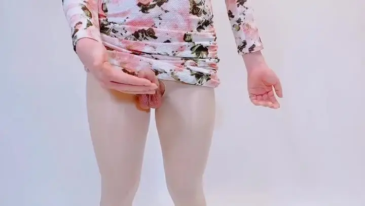 红色妖姬极度调教小伙给她舔骚逼喝尿A