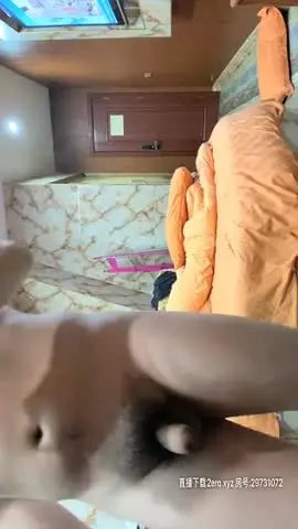 疫情还没解除，武汉奔驰哥就带小女友来酒店开房啪啪，颜值身材气质都是上品，美乳听话温柔乖巧，艳福不浅 new