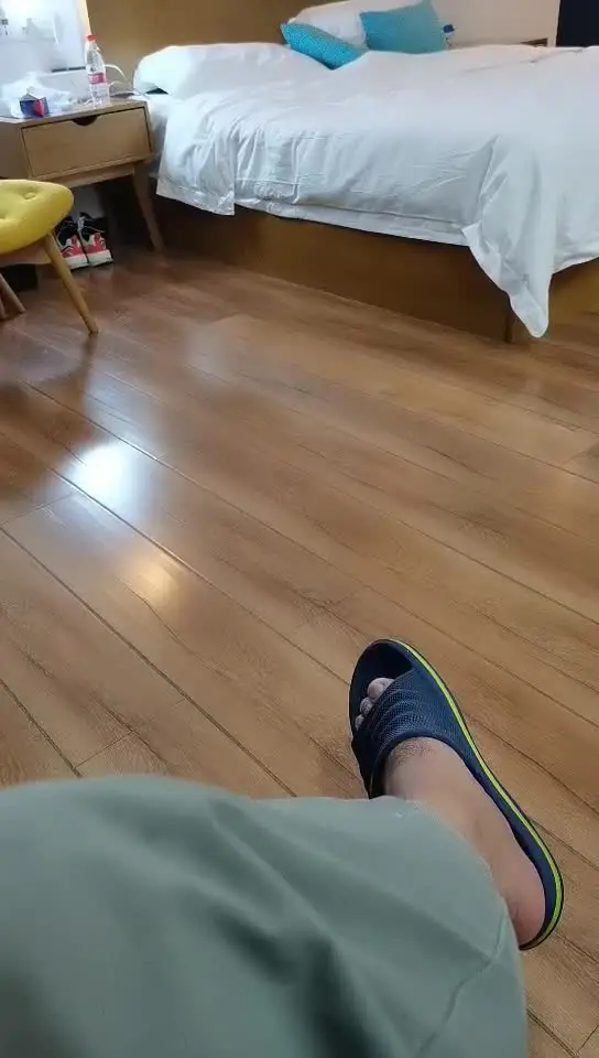 2021.9.18，【柒夜一枝花】，深夜，良家小少妇登门来相会，人妻最懂男人心，无套啪啪，口交卖骚，浪劲十足小荡妇