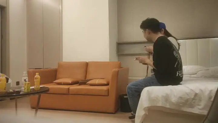STP25037 20岁，体重108，175CM模特，翘臀美腿身材无敌，仙丹加持后入爆操，两个奶子直晃动STP25037