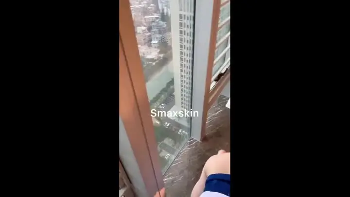最新推特露出系网红女神Smaxskin大尺度性爱私拍粉丝群流出