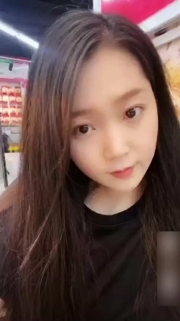 反差表内心极度骚给老公带绿帽子