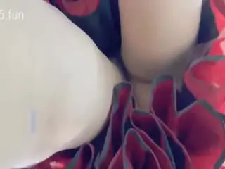 【年度精品】极品学生妹无内贴B拍摄白色液体流出