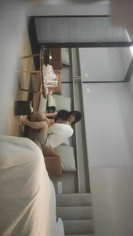 2022-3-17【我有一台拖拉机】18岁反差婊闺蜜，视觉盛宴帝王视角，新搭档操逼猛哥，肉感小妞骑坐，后入爆操汗流浃背