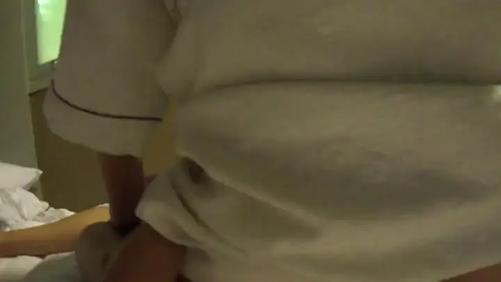 熟女大玩3P~假日和朋友在酒店一起操玩熟女大玩3P游戏~M4H00427~M4H00164