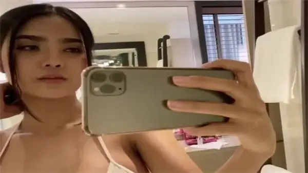 Onlyfans华裔极品模特YanisaNoey福利视图
