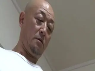 HOKS-010 好想做爱 同时操母女二人 母亲和女儿和中年男