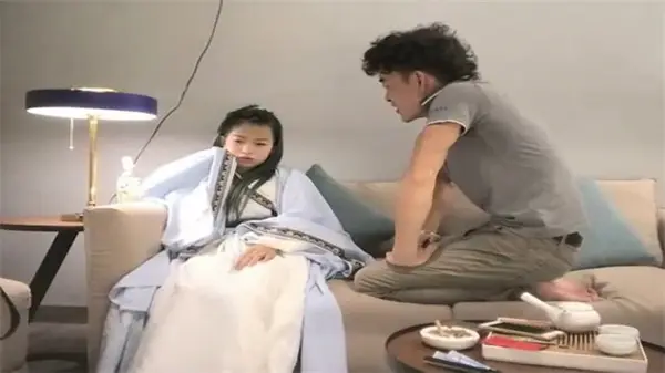 第一大屌91沈先生无套爆操古装女骚逼真会玩