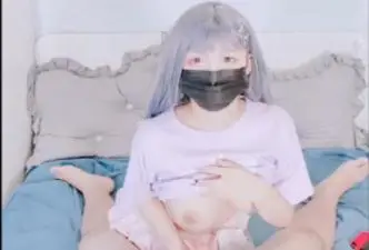 抖音萌妹子（白袜袜格罗丫）裸舞与粉丝乳交足交无套啪啪.