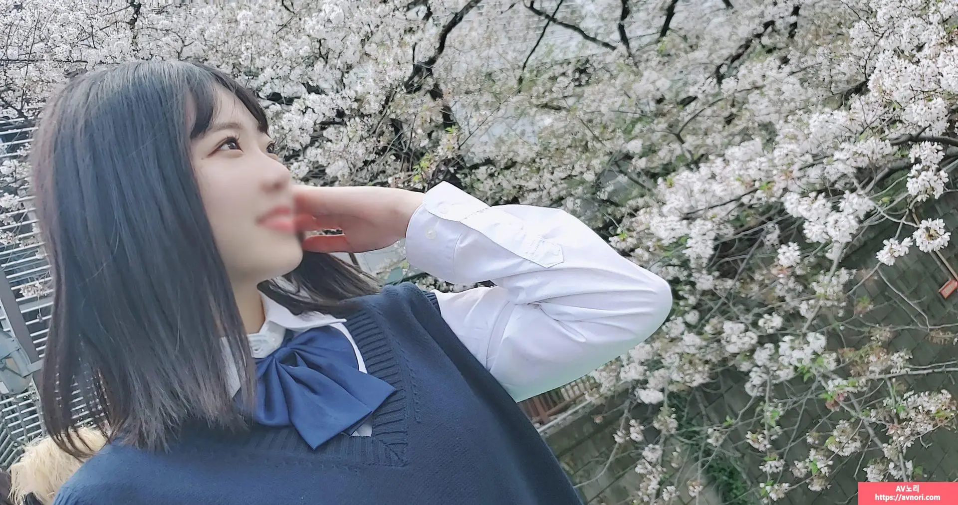 【完整亮相，首发！ ！ 】 18岁现任◯少女◯学生！天真无邪的白皙美女◯为女人中出两次！