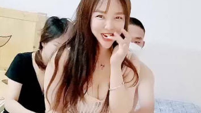双飞淫荡闺蜜