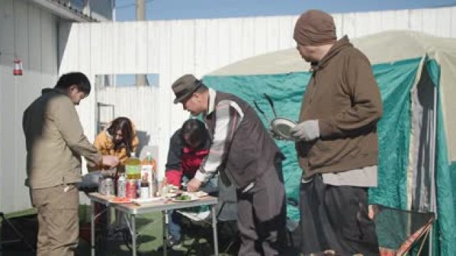 PRED-769 町内キャンプ寝取られ話 ～欲求不満な妻と町内会の親父達の最低な浮気中出し二泊三日～ 森沢かな