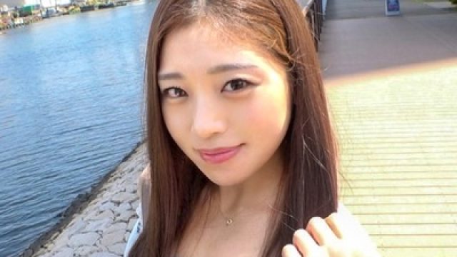 骑兵破解GANA-2927 マジ軟派、初撮。 1970 ブライダルプランナーのお姉さんをナンパ！幸せな結婚を見届けつつ、家では愛犬に癒やされて…でもやっぱり寂しい