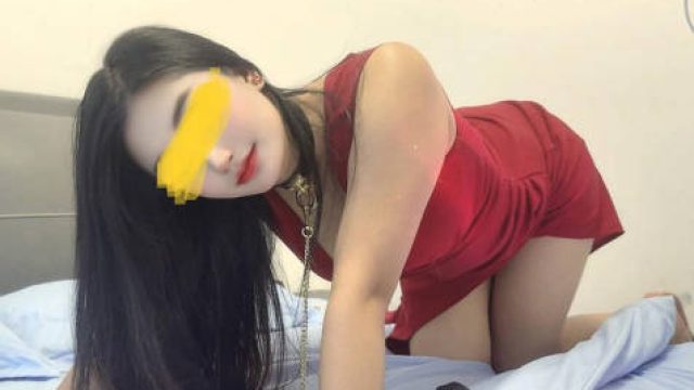 SM暴虐高颜值骚母狗滴蜡肛交毒龙妹子好可怜深喉到吐