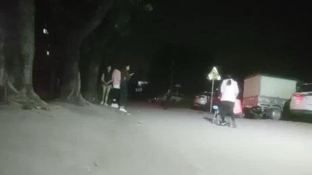 户外直播郊区探索站街女