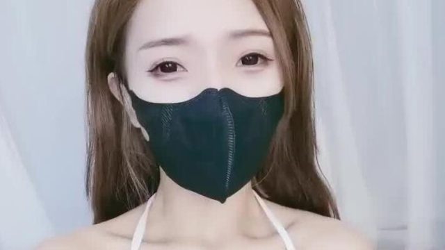 长腿小姐姐双洞自插