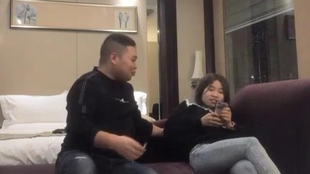 叶总探花11-13酒店叫来个刚毕业的妹子