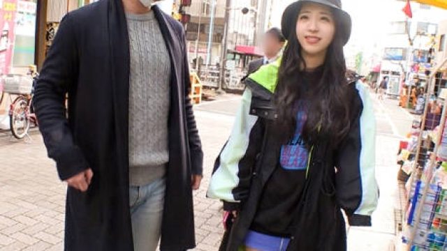 200gana-2244在商业街搭讪一位喜欢肌肉男的美女大学生，正好派一个猛男把她干得飞上天。
