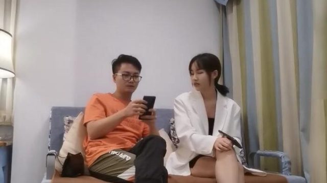 夜色精品探花10-18电话来被妹子发现偷拍翻车