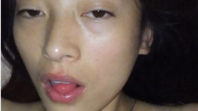 长发美女白领和男友假期旅游酒店激情啪啪自拍视频