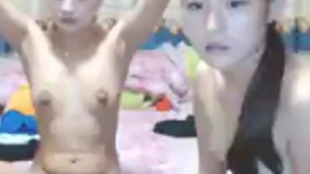 微博组妹花网红互刮阴毛直播求赞