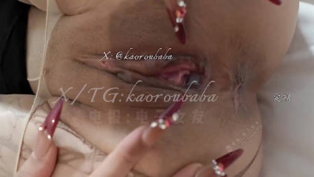 歹徒的调教深夜独行的极品少妇不知自己早已被人盯上-烤肉爸爸