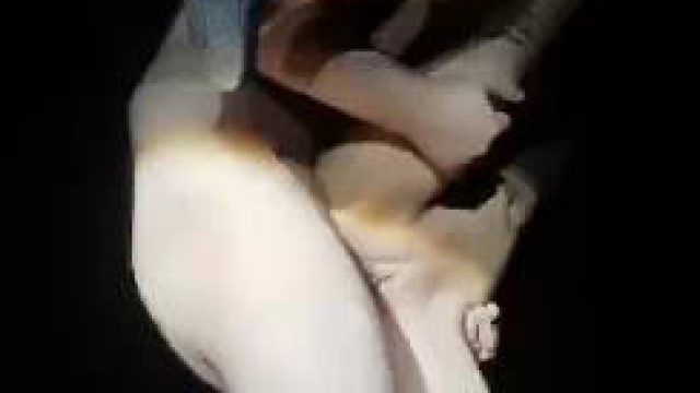 户外约粉丝车震真的很刺激