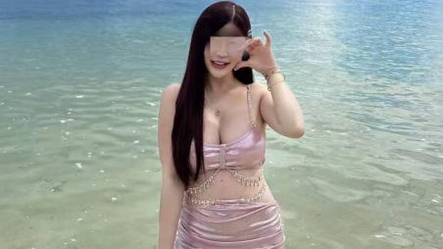 和妹妹去斐济旅游手扣她的骚逼