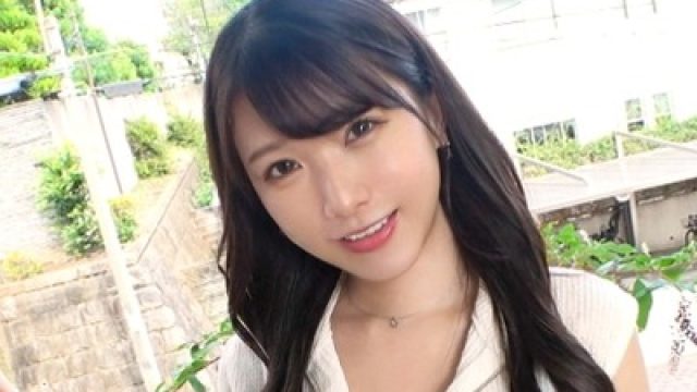 骑兵破解SIRO-5201 笑顔がキュートな綺麗系お姉さんが好奇心からAVに応募！欲求不満な身体を弄ばれカメラの前で大量潮吹き！！慣れてきたら攻守交替、男の