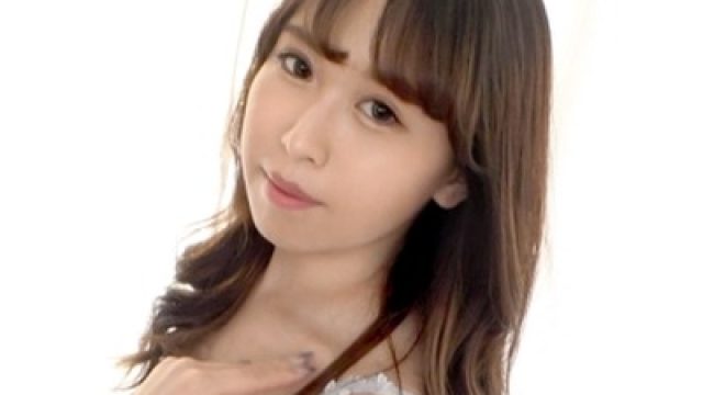 骑兵破解SIRO-5186 【今も発育中のおっぱい】中国語が堪能なバイリンガル美女！舌ピアスでしごかれるフェラは天下一品！！歴代彼氏との身体の相性の悪さに