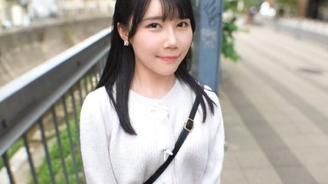 骑兵破解SIRO-5563 ミニマム系女子が新体験を夢見て応募してきた！感じやすくエロい身体なのに、バックで突かれてからギアはトップに入りっぱなし！後ろから突かれて何度も何度