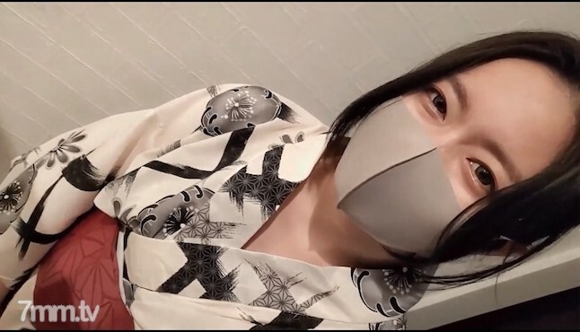 FC2-PPV-2441332 我拍了一个 20 岁美丽女孩的奇闻趣事，她是在一个著名应用的暑假派对上介绍的。