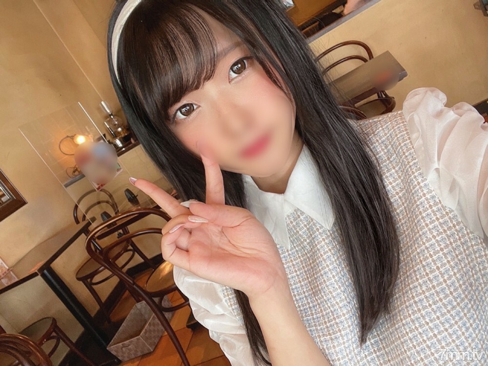 FC2-PPV-2477279 【星巴克女生外流】咖啡馆情人♥黑发长长清纯清纯女大学生（20岁）和男朋友逛咖啡馆！大量未加工的阴道射液泄漏到您住的酒店的有抽搐的剃光阴部