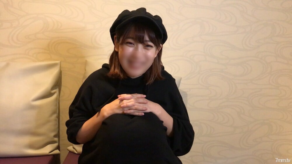 FC2-PPV-2586414 G罩杯美女大学生用好胶水，用大量面部射精进行面部侮辱。