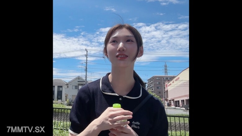 FC2-PPV-4517034 我只有一个男性朋友，无法无天的束缚19年的推力（Threlder）面部“冲动”，*检查奖励有限