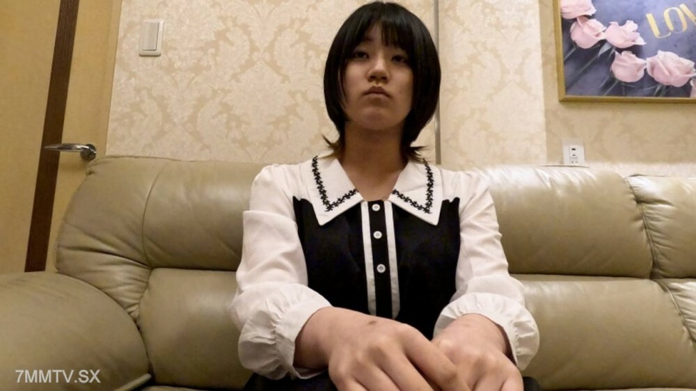 FC2-PPV-4531761 美铃 (19) Menhera 的踪迹。我听到的声音是从东到西的，所以我有一个肛门插入，一个ATM，一个ATM，另一边有一盏灯，然后是一个阶梯。
