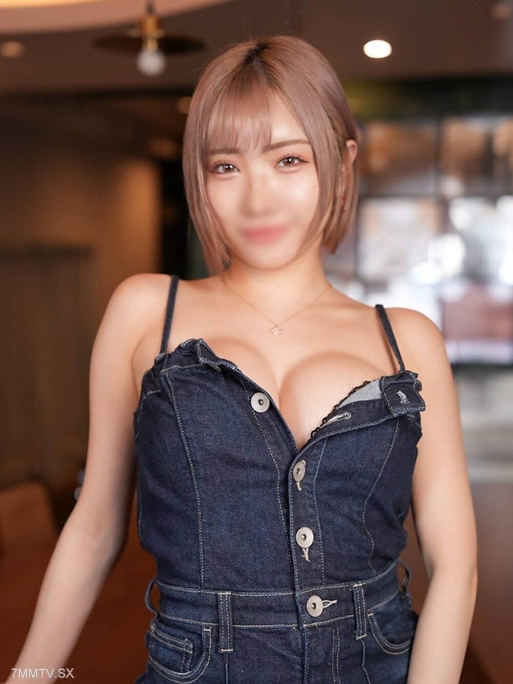 FC2-PPV-4555112 Gal Kawa 大**插入，直达女人跪下的阴茎