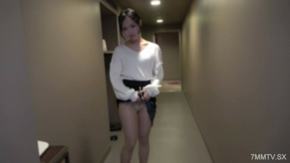 FC2-PPV-4558488 三连色，一美女爱得惊天动地。当它穿过天空时，大量的精液被喷射出来。
