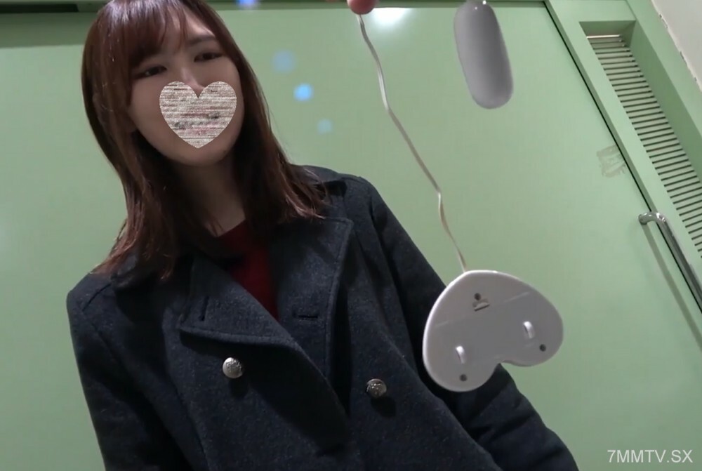 FC2-PPV-4560194 敏感美丽的女人，独特的身体♡Haruka振动器步行约会x口射精！ [高中办公室]