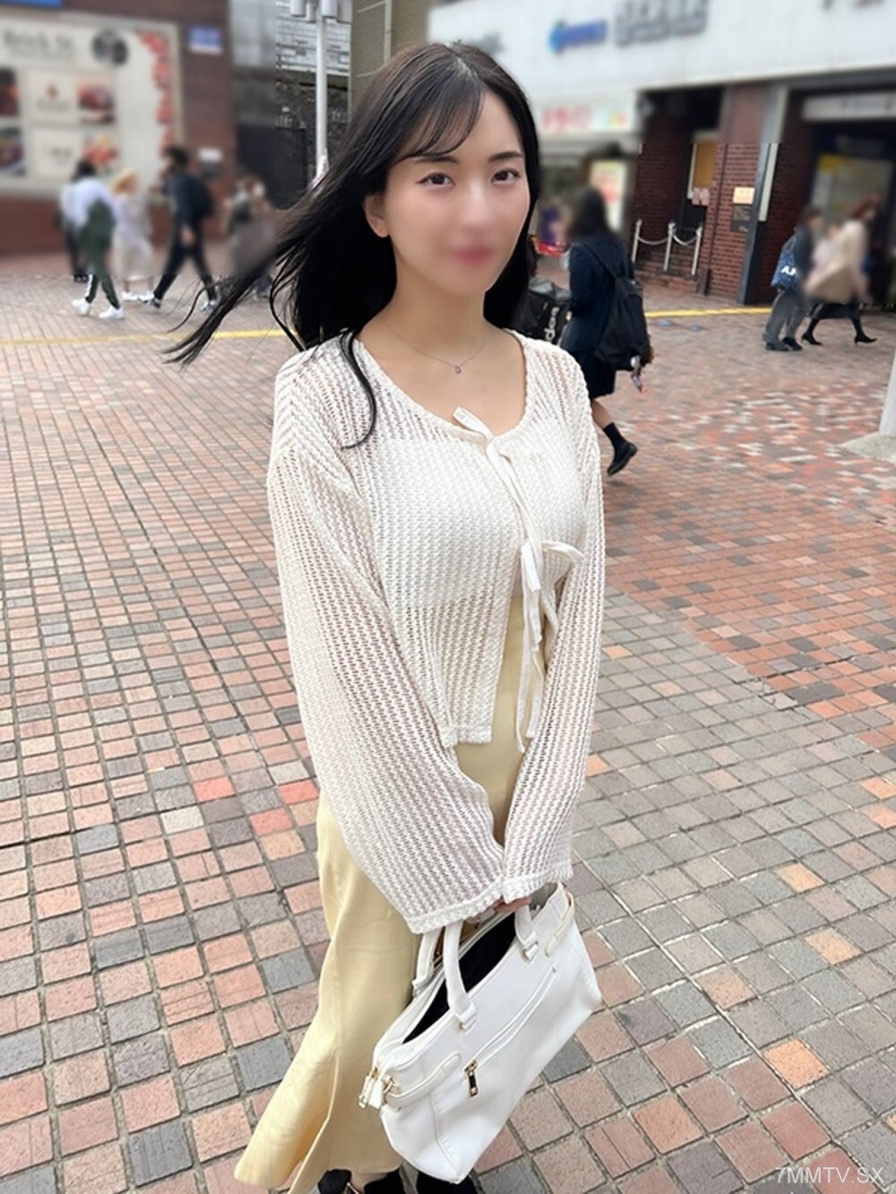 FC2-PPV-4588829 零遭遇「失败感」美师麻友老师，31岁