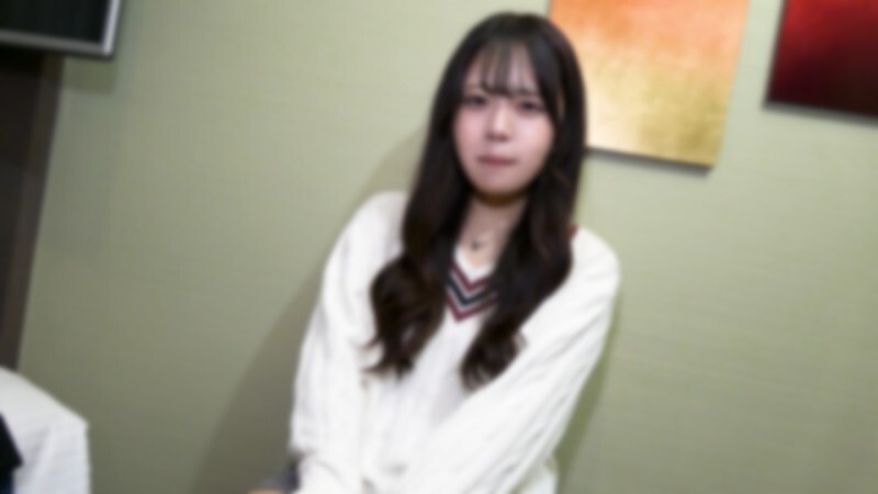 FC2-PPV-4792776 【截至27日990分】【首次拍摄】纤细的梓酱正朝著偶像出道的目标努力。虽然她有些害羞，但还是从后面发出呻吟，白皙的肌肤泛起了红晕。 「不，好舒服，我要高潮了！」她喊道，滚烫的精液深深地注入了她紧致的阴道。