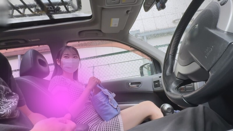 FC2-PPV-4791935 8/24 logA：米娜－在车里，旁边就是另一辆车，她享受了一次刺激的口交，并且第一次吞精。